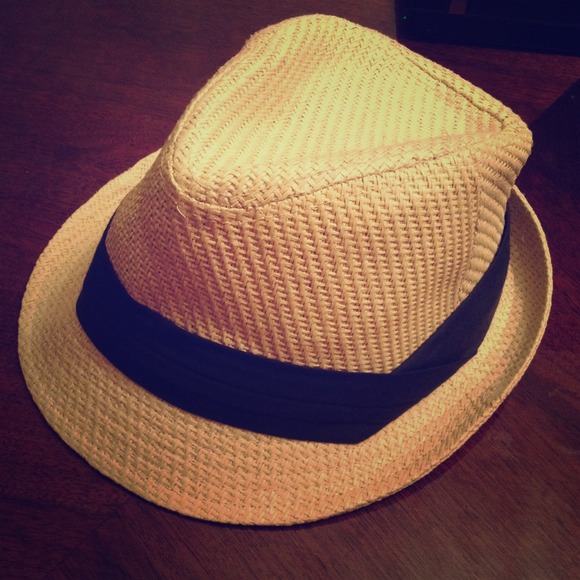 hat by bebe