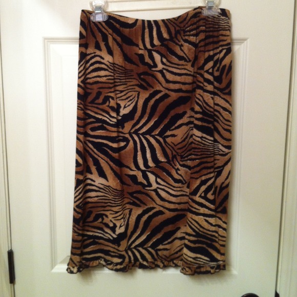 Stylish tiger print skirt 3X