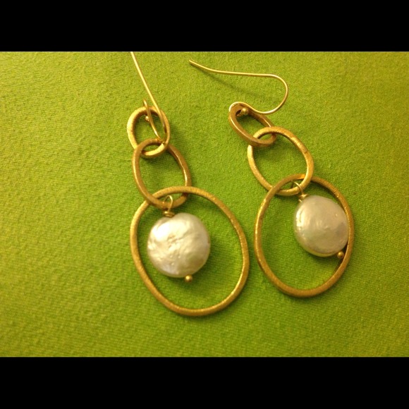 Long gold and pearl