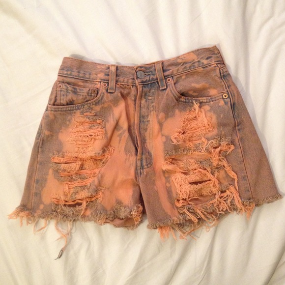 ❌📦 SOLD --Vintage Coral Orange Levi's Shorts
