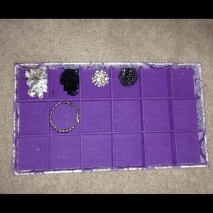 16 by9 Jewelry organizer