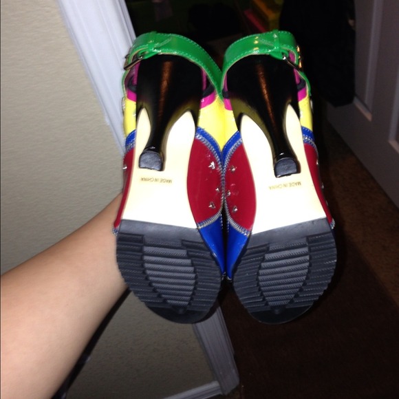 Heels - Picture 4 of 4