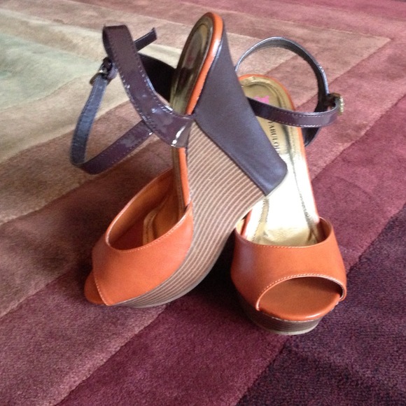 NBW Orange & Brown Wedges (sz 10)