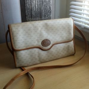 Gucci Handbags - Vintage Authentic Gucci Gucci Handbags - Vintage Authentic Gucci