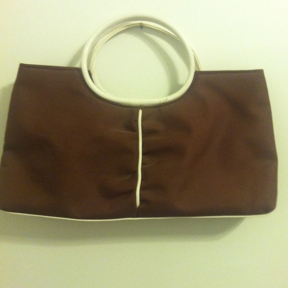 👜Brown purse with white trim👜