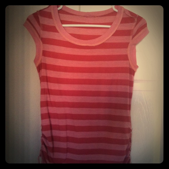 Cute stripped red shirt
