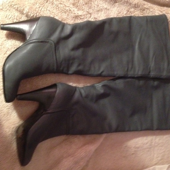 Colin Stuart ; knee high leather grey boots
