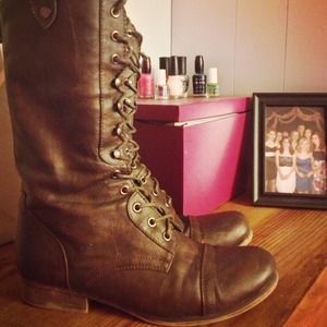 Madden Girl Gemiini Brown Combat Boots reserved!