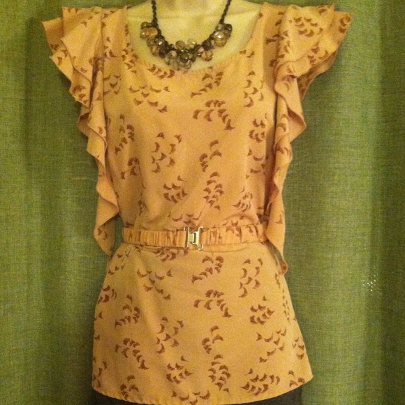 🚫SOLD🚫Dressy top with waist belt