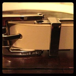 Nine west reversible beige and white belt