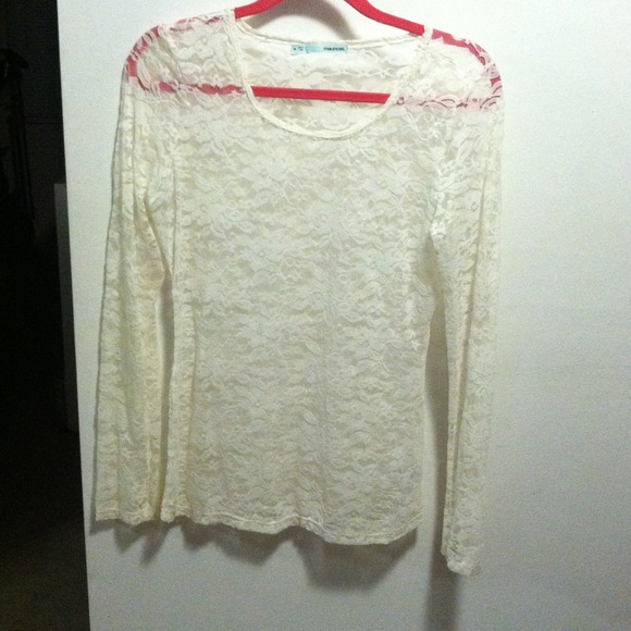 💟SOLD💟White Lace Long Sleeve