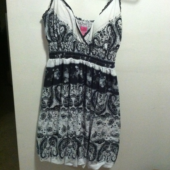⛔SOLD⛔Black and White Summer Dress