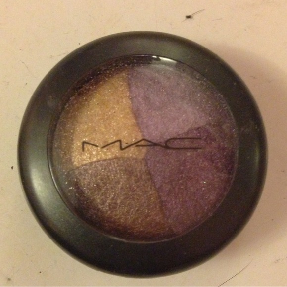 MAC Mineralized eyeshadow in ECCENTRICITY