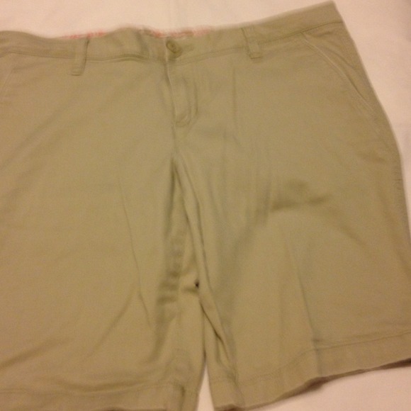 Khaki Bermuda shorts