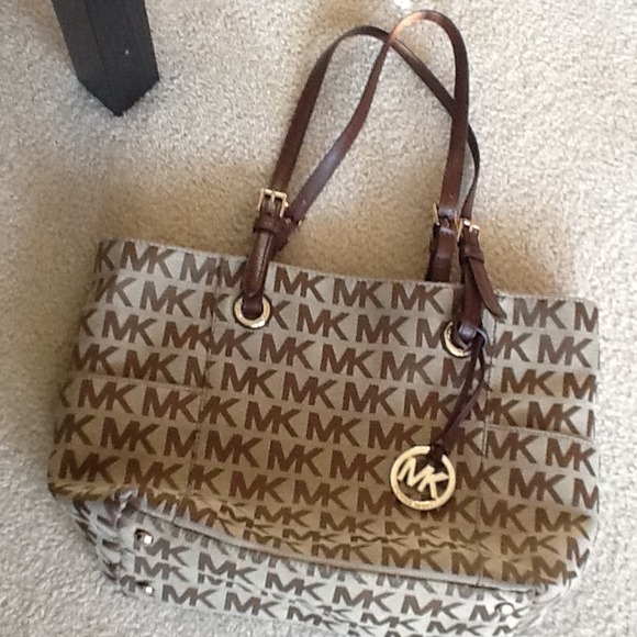 Michael Kors Handbags - ➡Reserved⬅⬅⬅⬅⬅Michael Kors Medium tote