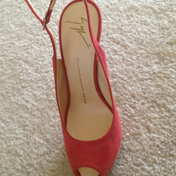 Shoes - Picture 3 of 4