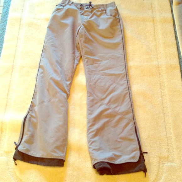 Comfy, perfect for snowboarding snow pants