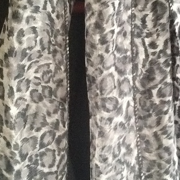 SOLD! Additional pics with another scarf - Picture 2 of 3