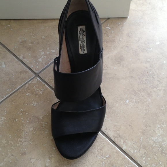 All Saints Shoes - ⬇REDUCED⬇ All Saints Cut Out Leather Pumps NEW All Saints Shoes - ⬇REDUCED⬇ All Saints Cut Out Leather Pumps NEW