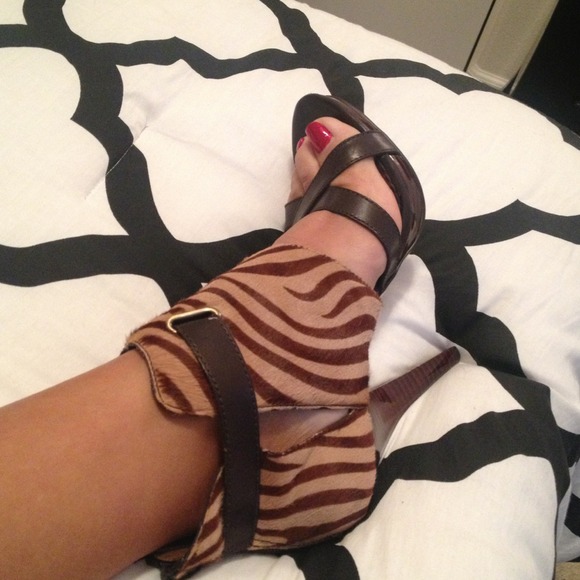 🎀RESERVED🎀 Brand new bebe shoes