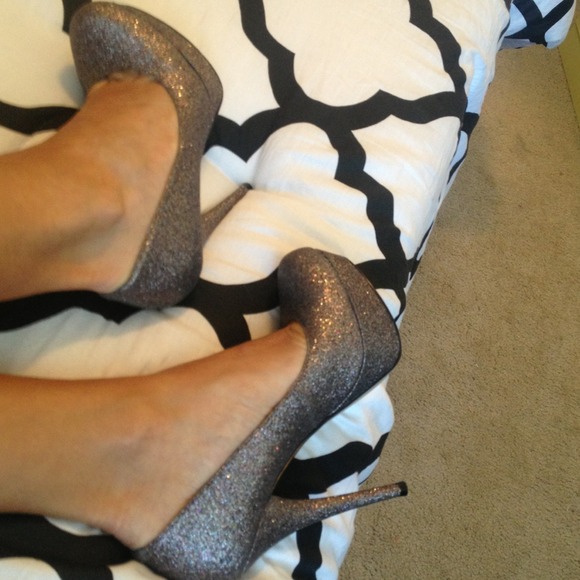 Steve Madden fun glitter like new shoes
