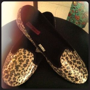 Leopard print sequence loafers. Trade