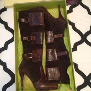 Max studio brown boots.