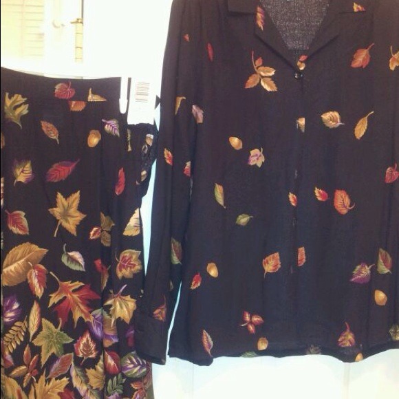 😲😲HOST PICK😲😲2PC SKIRT SET - Picture 2 of 2