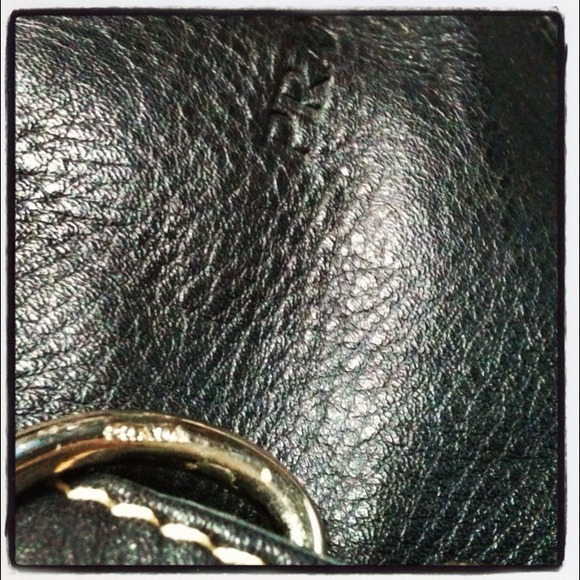 Prada black pebble leather handbag - Picture 3 of 4