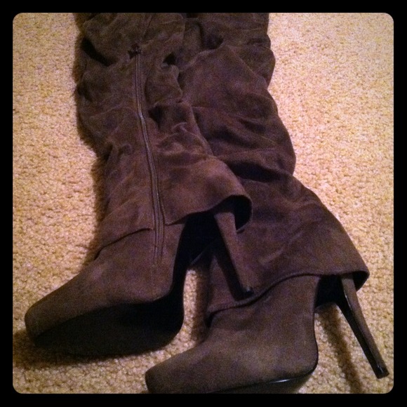 Peuter Suede Boot with Faux Fur inner lining.
