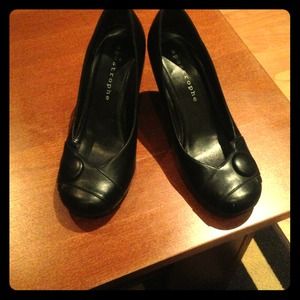 $10 Size 6 black heels, good for walking