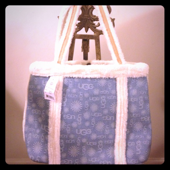 ✋✋✋RESERVED TIL 12/7✋✋✋Denim w/fur Ugg Tote