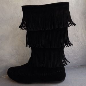 Black fringe boot. New!