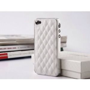 White Quilted leather chrome case for iPhone 4/4s