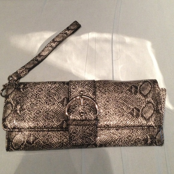 Black & White Wallet Wristlet
