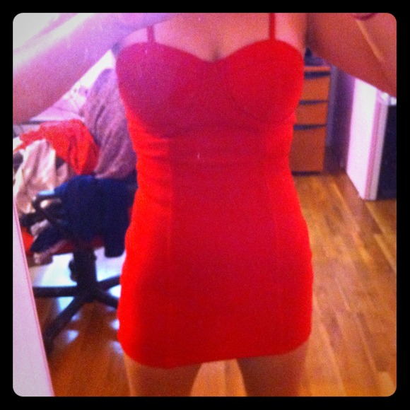 Body con red dress new never worn with bustier top