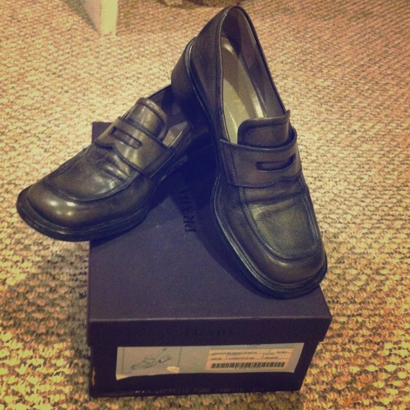 Authentic Prada leather loafers sz 8.5. - Picture 1 of 3