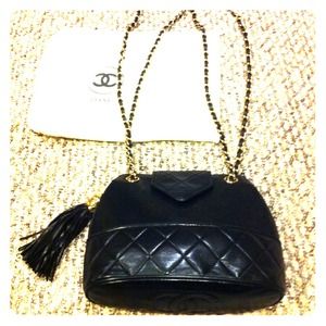 Chanel leather black bag