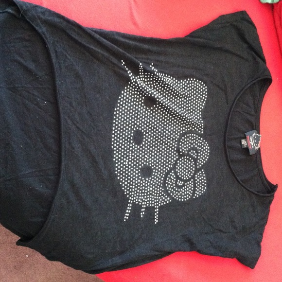 Hello kitty x forever21 hi-low top