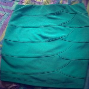 Turquoise body con Charlotte Russe skirt !