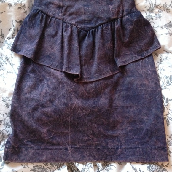 Classy and Unique Dress - Picture 3 of 4