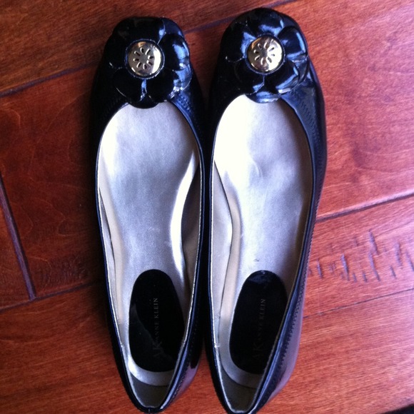 Reserved - Anne Klein patent flats