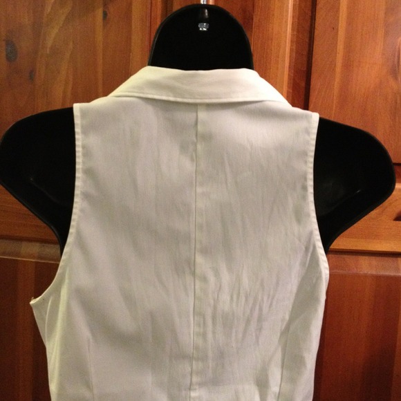 🎀SOLD🎀 White Tank - Express - Picture 2 of 2