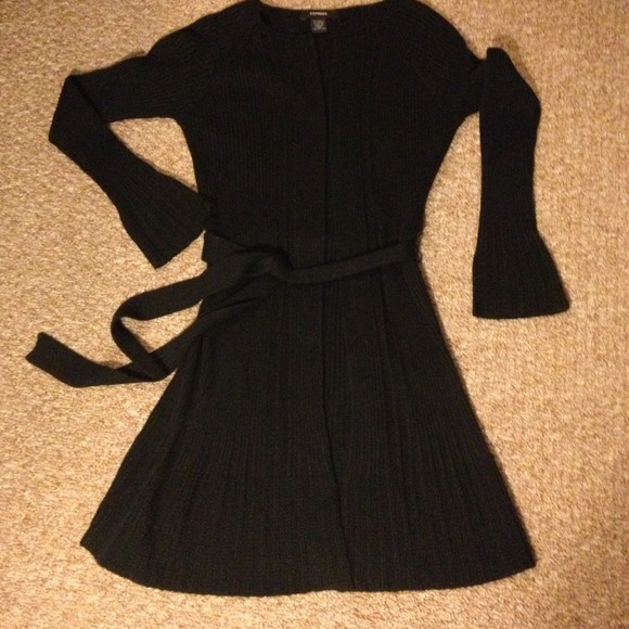 🌺Sold🌺Express Long Belted Sweater