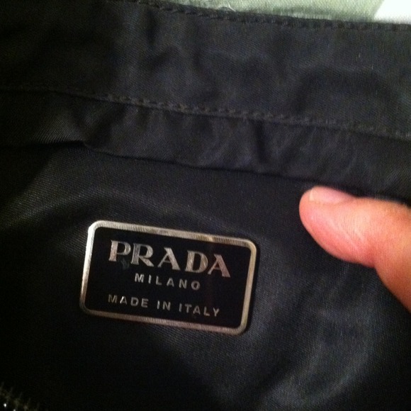 Reduced!! Authentic Prada cross body bag - Picture 3 of 4