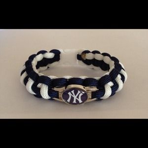 Yankees paracord bracelet