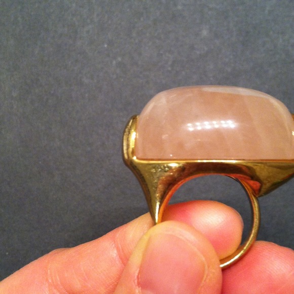 No longer avail!! Rose quartz cocktail ring - Picture 2 of 4