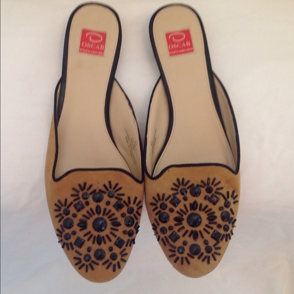 Oscar de la Renta Shoes - 🔴SOLD🔴OSCAR de la Renta Tan Suede Slides