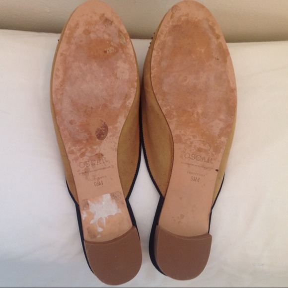🔴SOLD🔴OSCAR de la Renta Tan Suede Slides - Picture 4 of 4