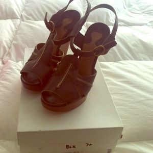 Chloe grey wedges with wood heel!!
